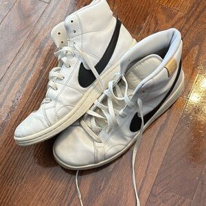 Nike Court Royale 2 Mid
White Onyx- 11M